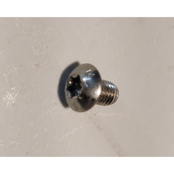 Vis à tête cylindrique M5x0,8-L8