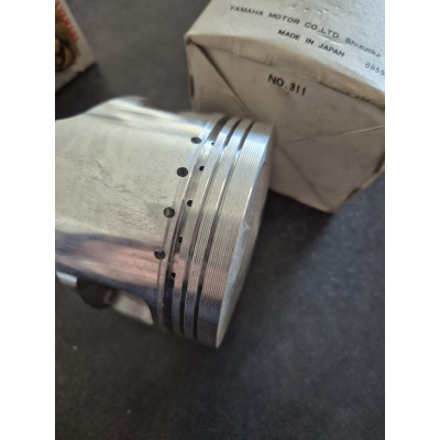 2J2116310096 PISTON SR500